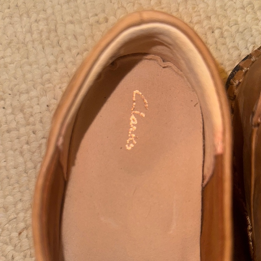 Clarks Brown Leather Shoes - Picture 2 of 5